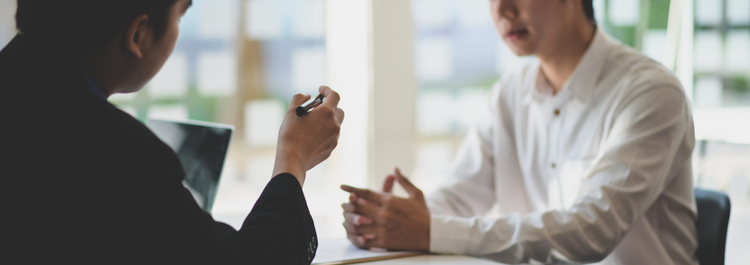 Cadres & managers : les bonnes pratiques pour se vendre et mettre en avant son profil en entretien